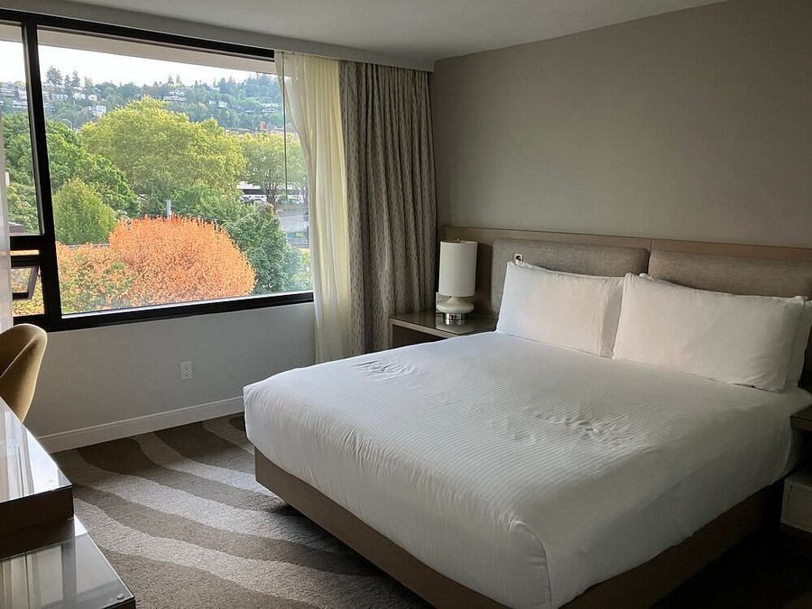 The Hotel Zags Portland — Guest room