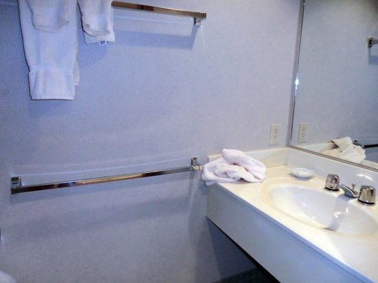 The House on the Rock Resort — Bathroom