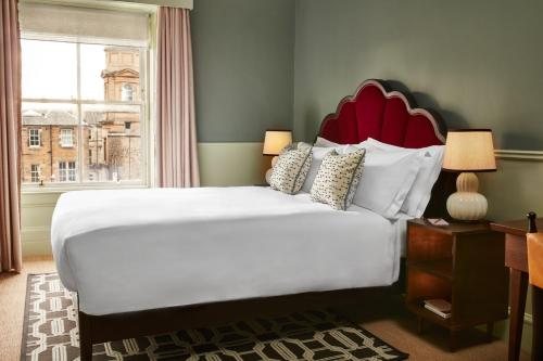 The Hoxton Edinburgh — Guest room