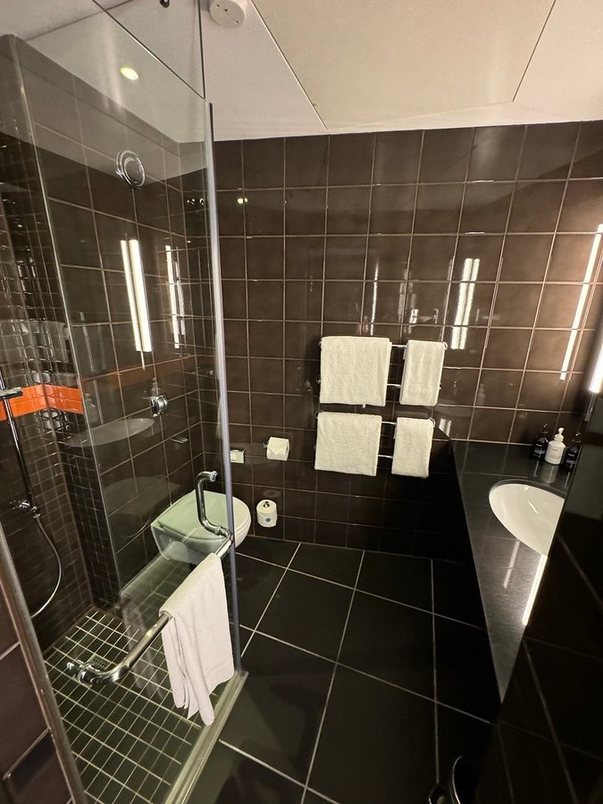 The Hoxton Shoreditch — Bathroom