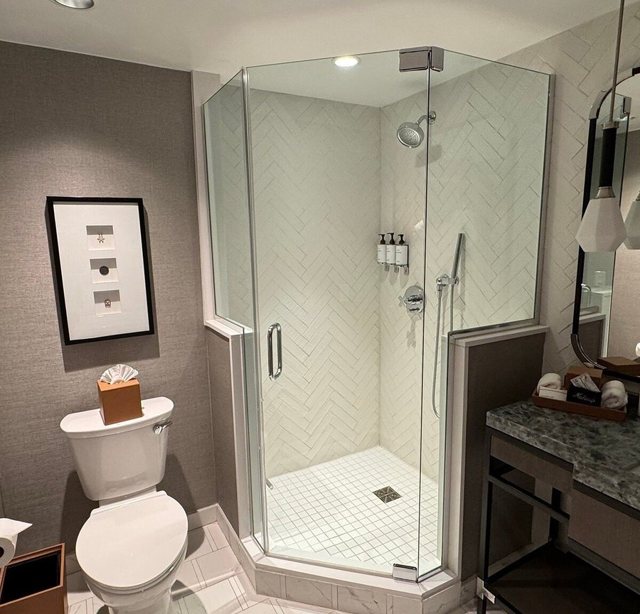 The Hythe a Luxury Collection Resort Vail — Bathroom
