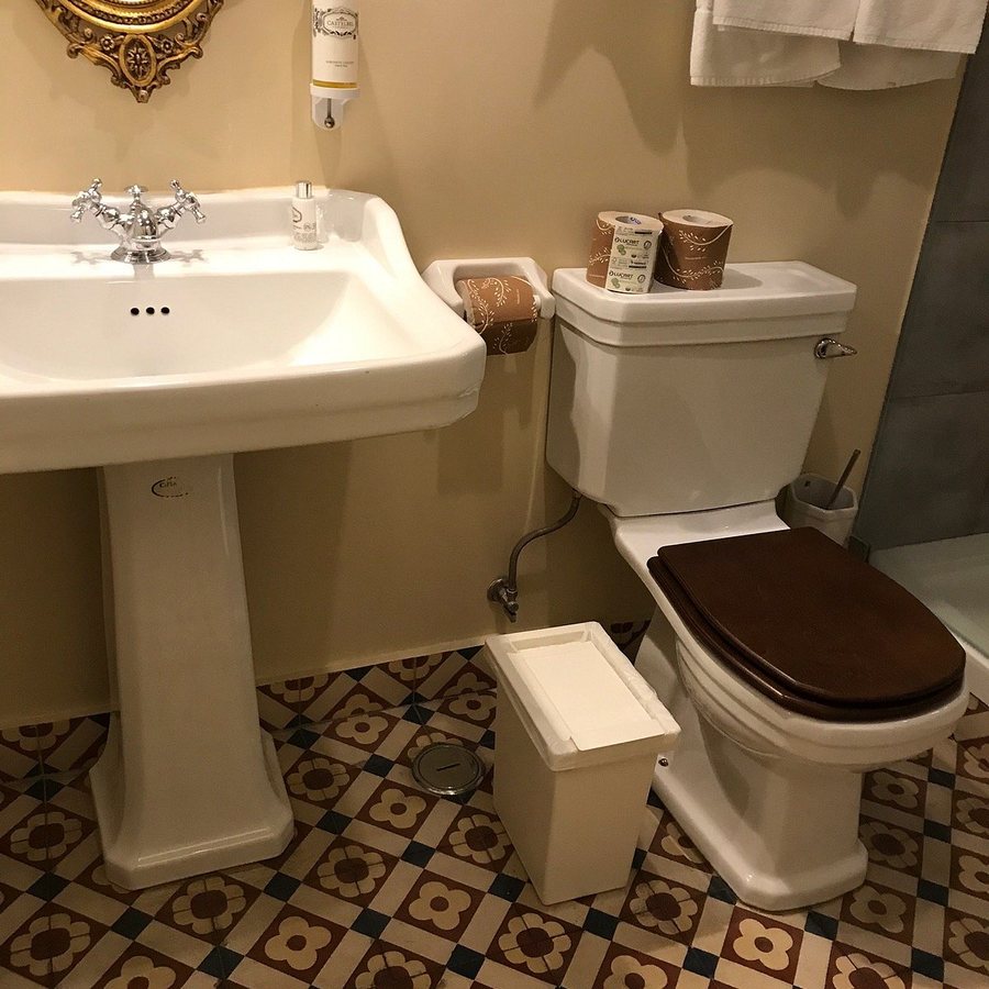The Independente Suites Terrace — Bathroom