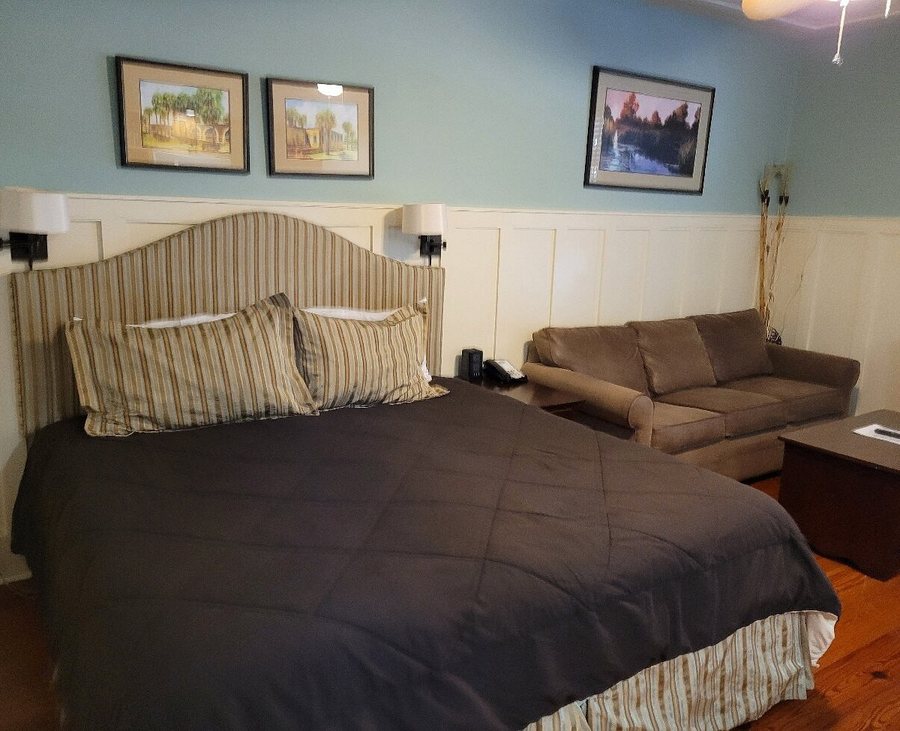 The Inlet Sports Lodge — Guest room