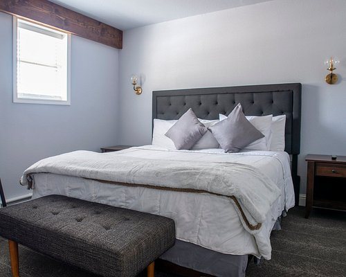 The Inn At Boatworks — Guest room