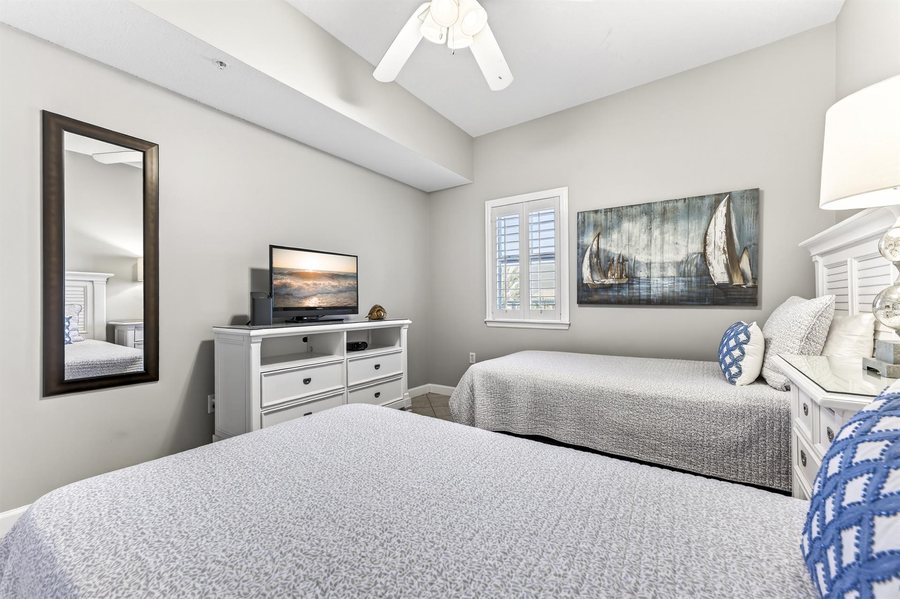 The Inn at Crystal Beach — Guest room