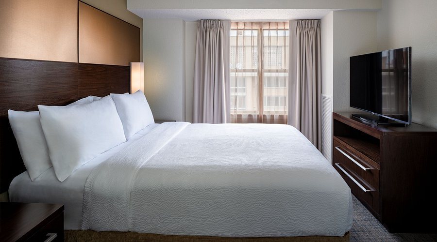 The Inn at Dupont South — Guest room