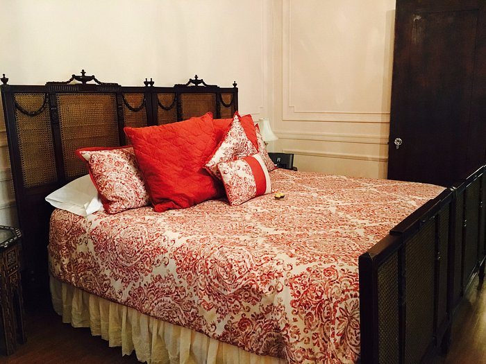 The Inn at Irwin Gardens — Guest room