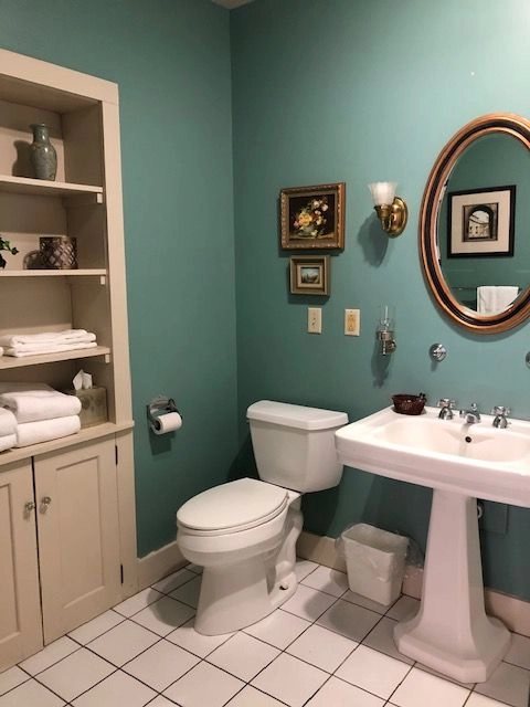 The Inn at Montpelier — Bathroom