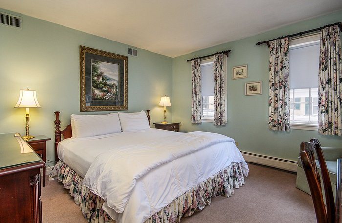 The Inn at Montpelier — Guest room