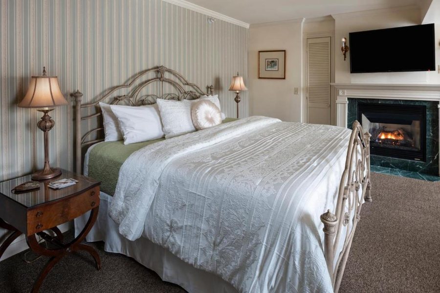 The Inn At Thorn Hill — Guest room