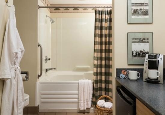 The Inn at Turkey Hill — Bathroom