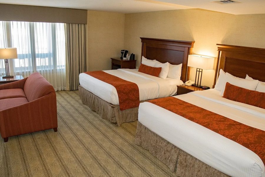 The Inn at Virginia Tech and Skelton Conference Center — Guest room