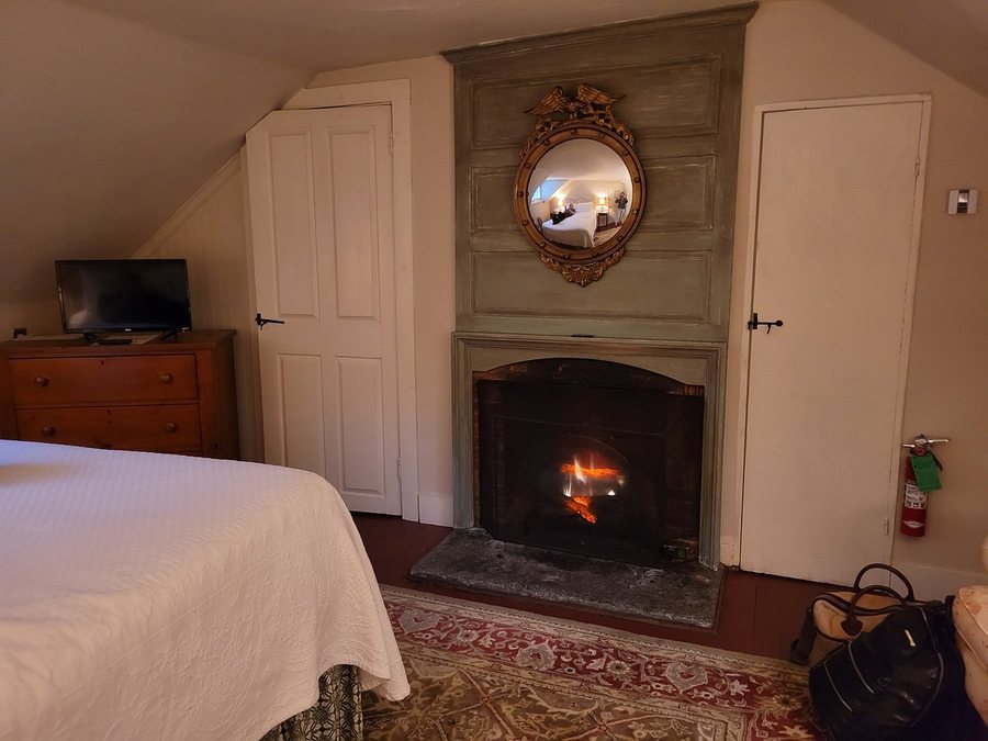 The Inn at Weathersfield — Guest room