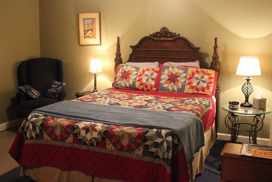 The Inn of the Shenandoah — Guest room