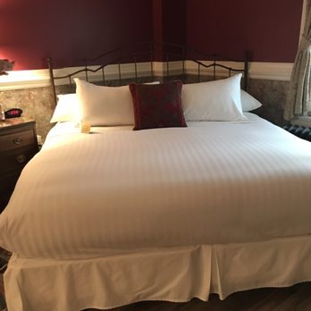 The Inn On Broadway — Guest room