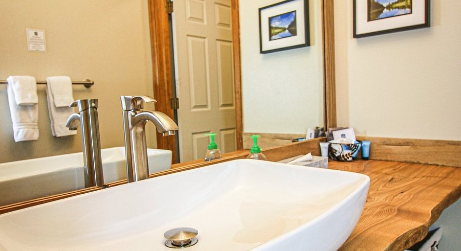 The Inn On Fall River — Bathroom
