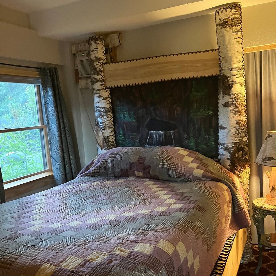 The Inn on Gitche Gumee — Guest room