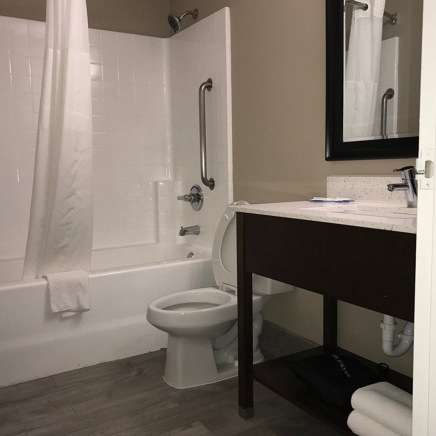The Inn on Knowles Hill Boutique Hotel — Bathroom