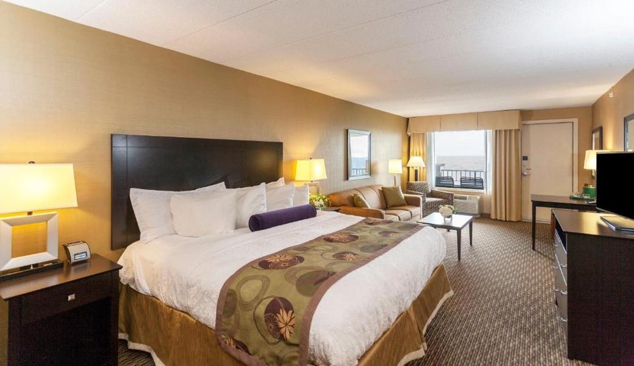 The Inn on Lake Superior — Guest room