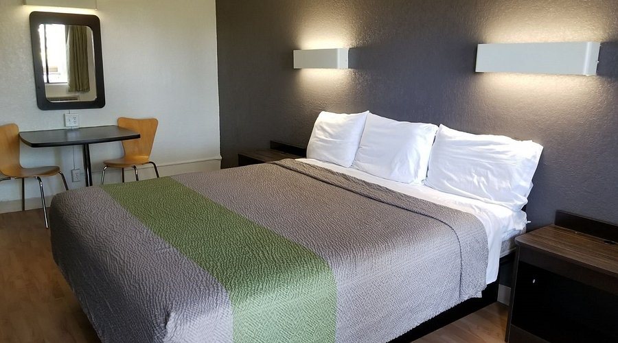 The Inn Studios Downtown — Guest room