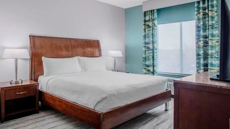 The Iris Charleston — Guest room