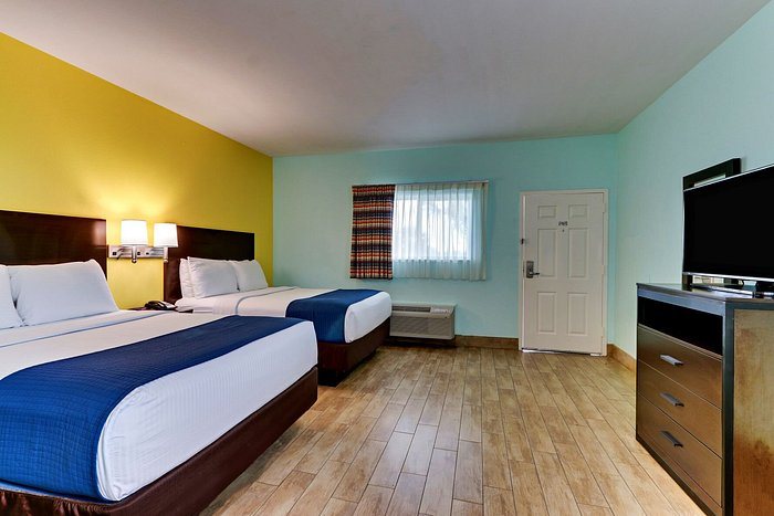 The Island Hotel Near Beach Port Aransas — Guest room