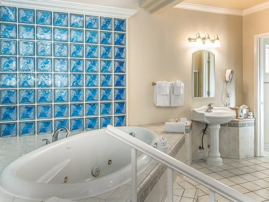 The Jabberwock Inn — Bathroom