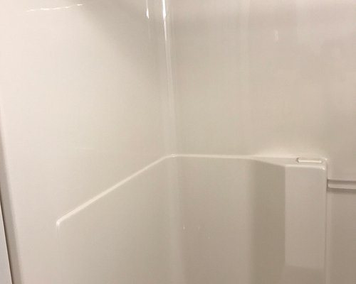 The Jay Village Inn Restaurant — Bathroom