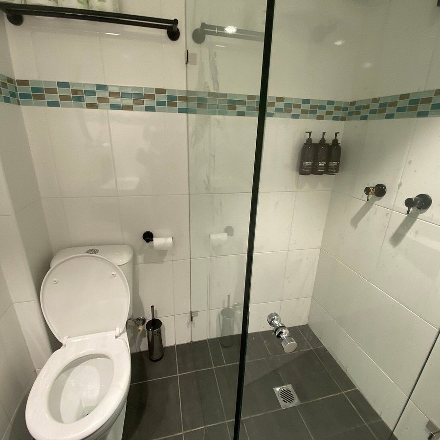 The Jensen Potts Point — Bathroom
