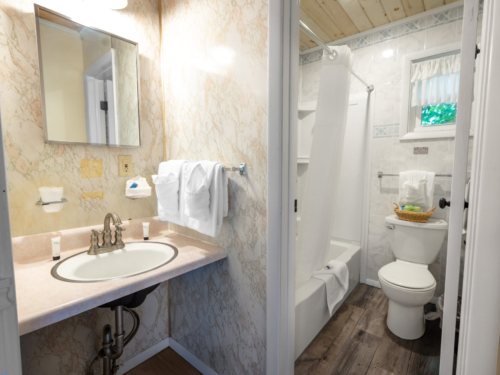 The Juliana Resort — Bathroom