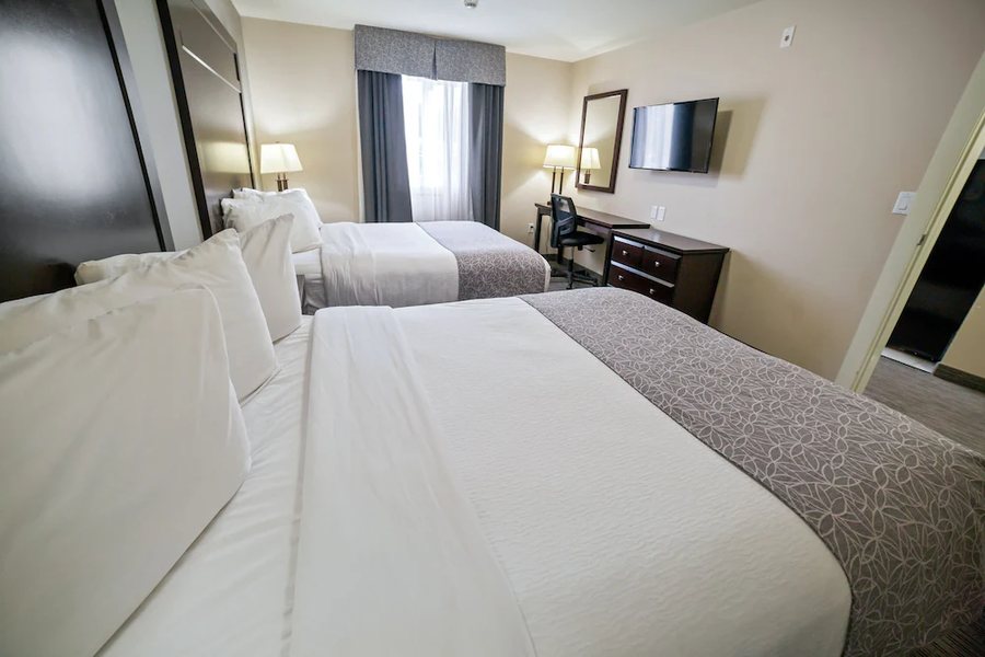 The Kanata Blairmore Hotel — Guest room