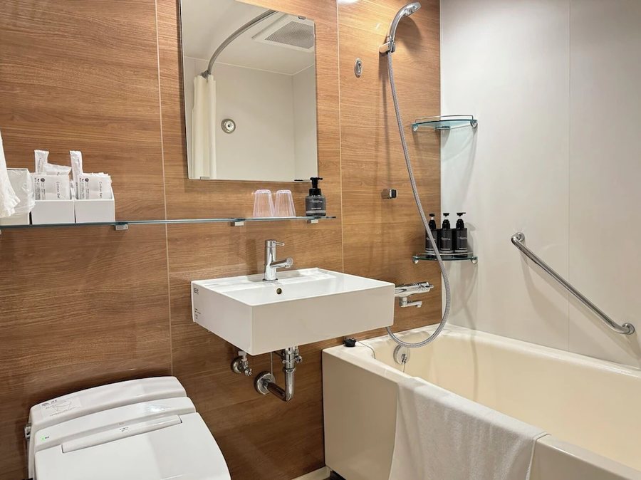 The Kanzashi Tokyo Asakusa — Bathroom