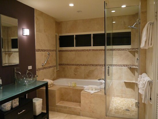 The Kapalua Villas Maui — Bathroom