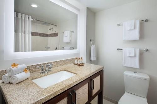The Kauai Inn — Bathroom