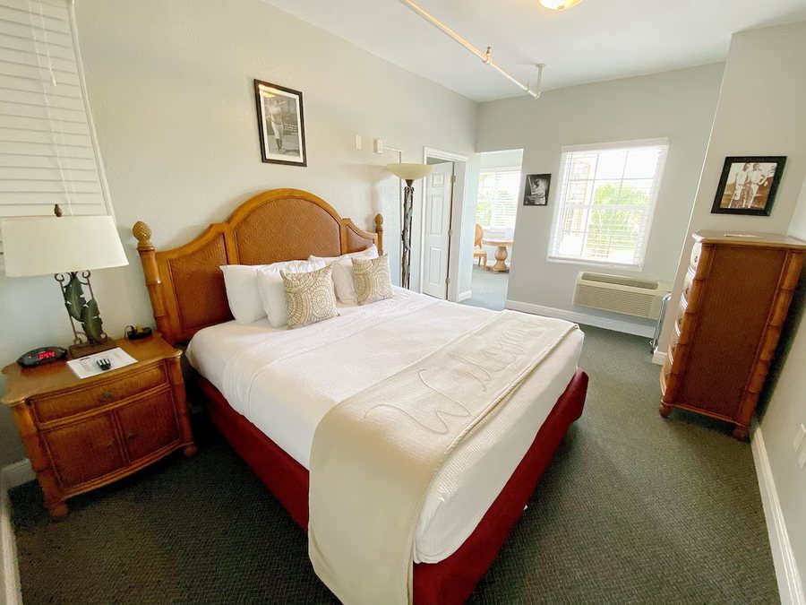 The Kenwood Gables B B — Guest room