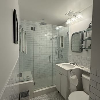 The Kimberly Hotel — Bathroom