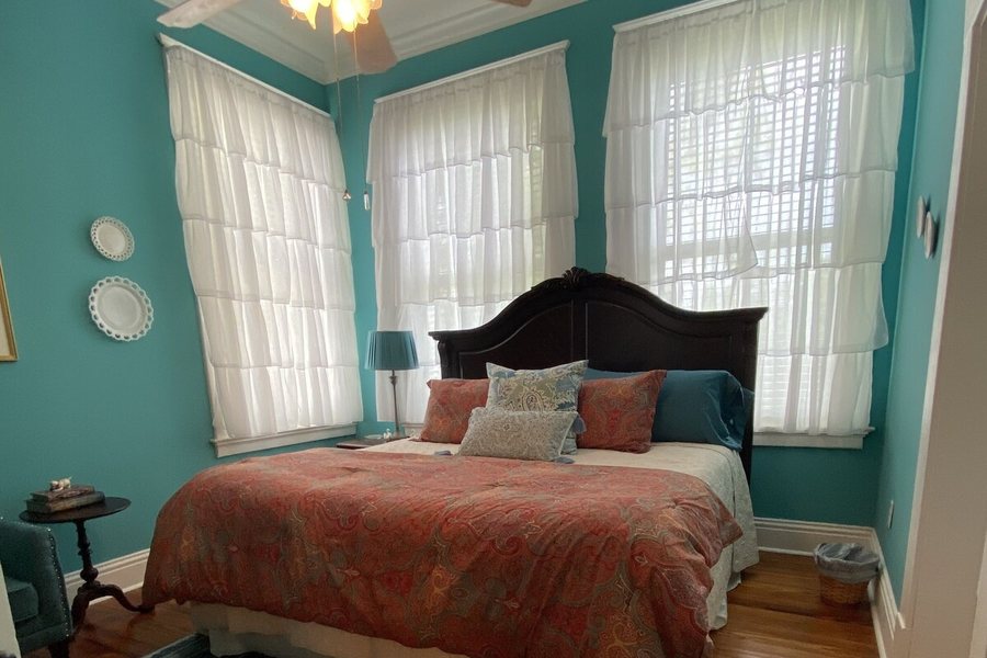 The Kings Daughters Bed and Breakfast — Guest room