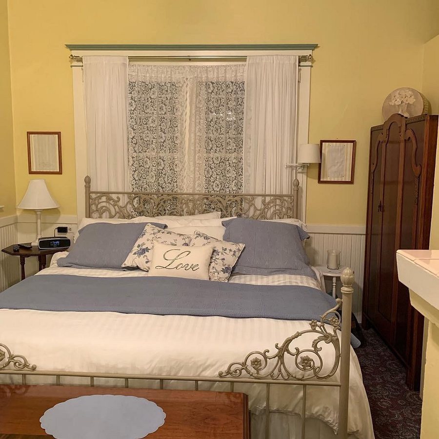 The Kirk House Bed Breakfast — Guest room