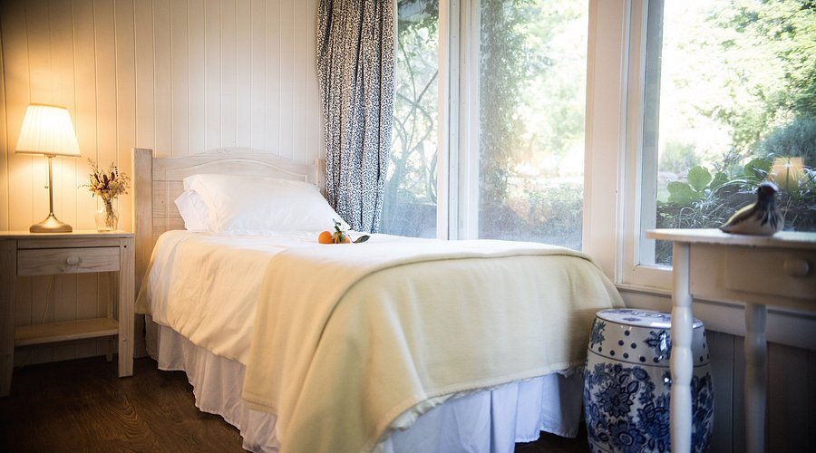 The Krishnamurti Retreat — Guest room