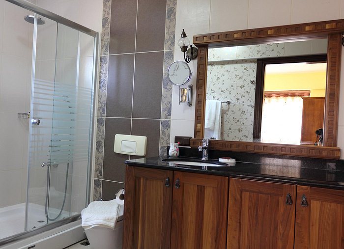 The Kybele Hotel Istanbul — Bathroom