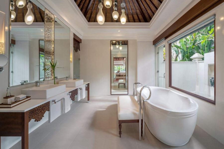 The Laguna a Luxury Collection Resort Spa Nusa Dua Bali — Bathroom