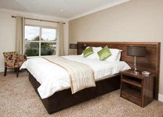 The Lakeside Hotel and Leisure Centre — Guest room