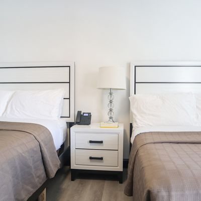 The Lancaster Motel By OYO Ronks Near Paradise — Guest room