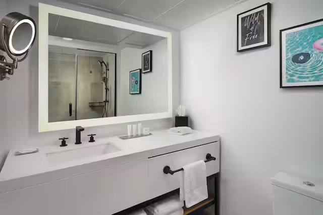 The Landing at Hampton Marina Tapestry Collection by Hilton — Bathroom