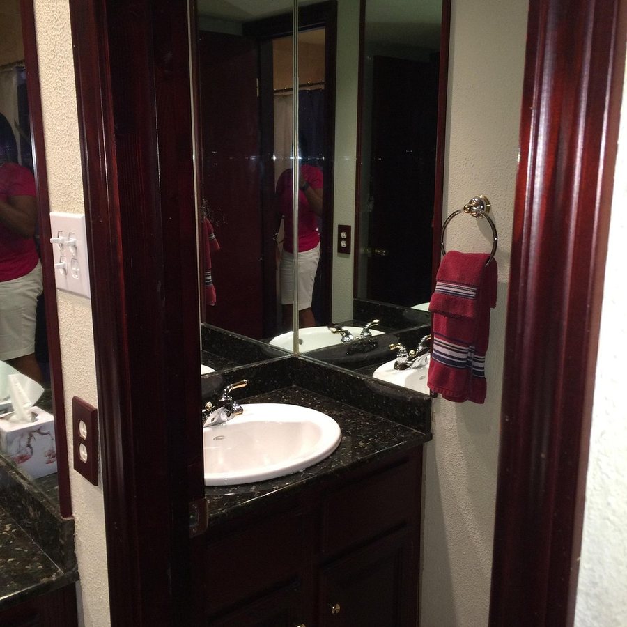 The Landing at Seven Coves — Bathroom