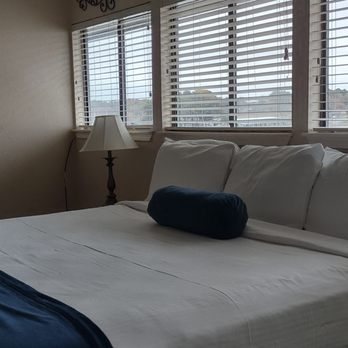The Landing at Seven Coves — Guest room