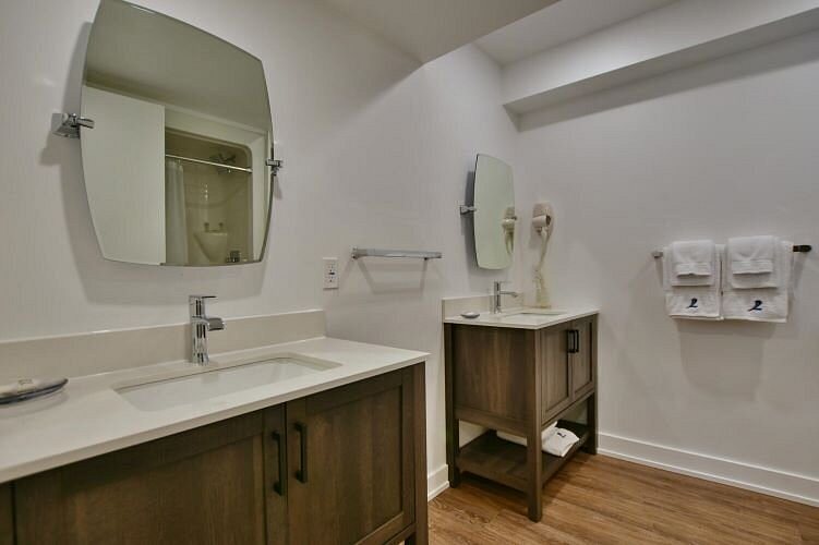 The Landing Hotel — Bathroom