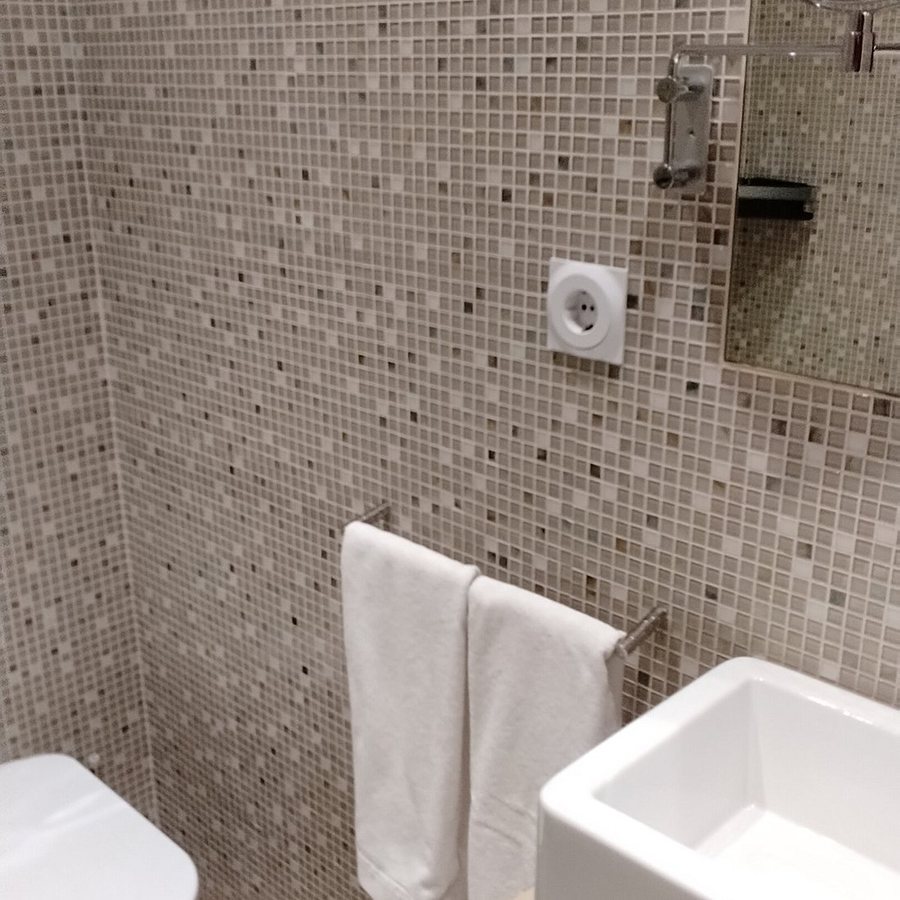 The Leaf Boutique Hotel — Bathroom