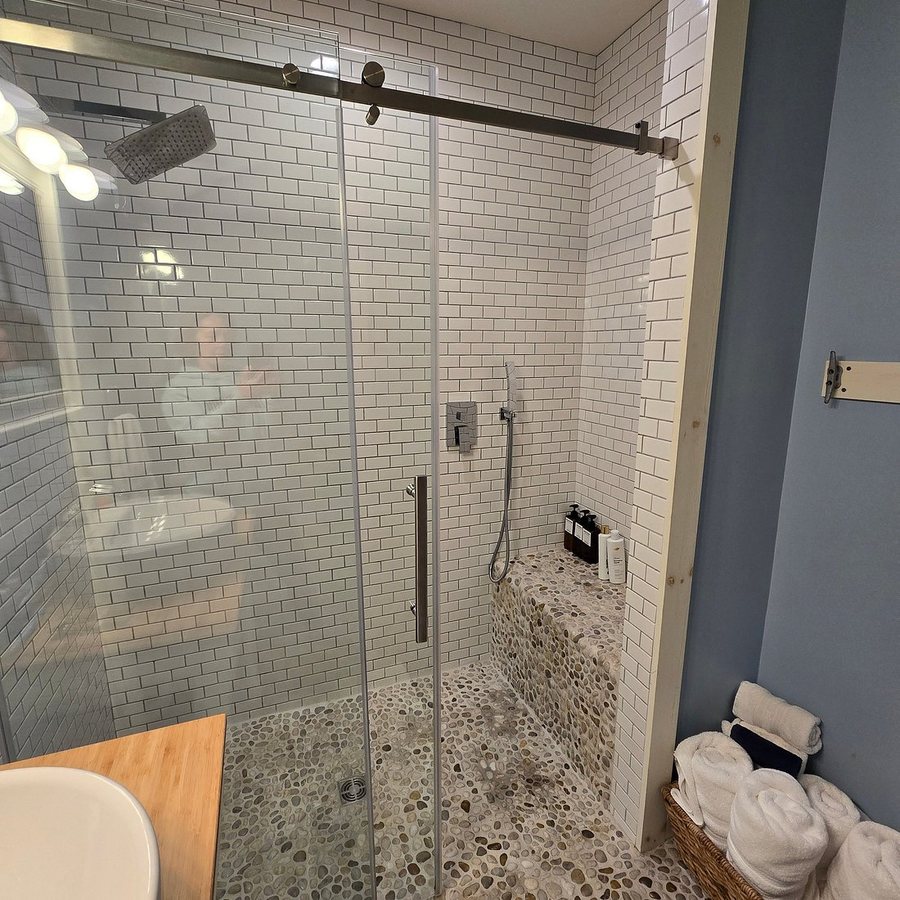 The Ledges Resort Marina — Bathroom