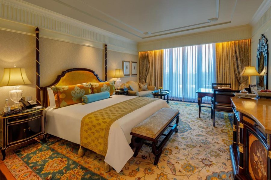 The Leela Palace New Delhi New Delhi National Capital Territory of Delhi — Guest room